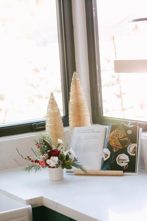 Cocktail Table/Accent Arrangement